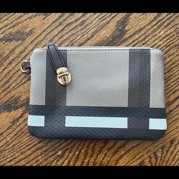 satchel handbag with 2 zip up pouches. - Picture 3 of 4